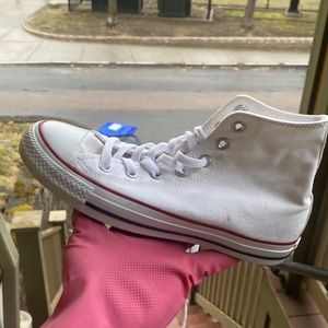 Women’s converse size 8 mens size 6